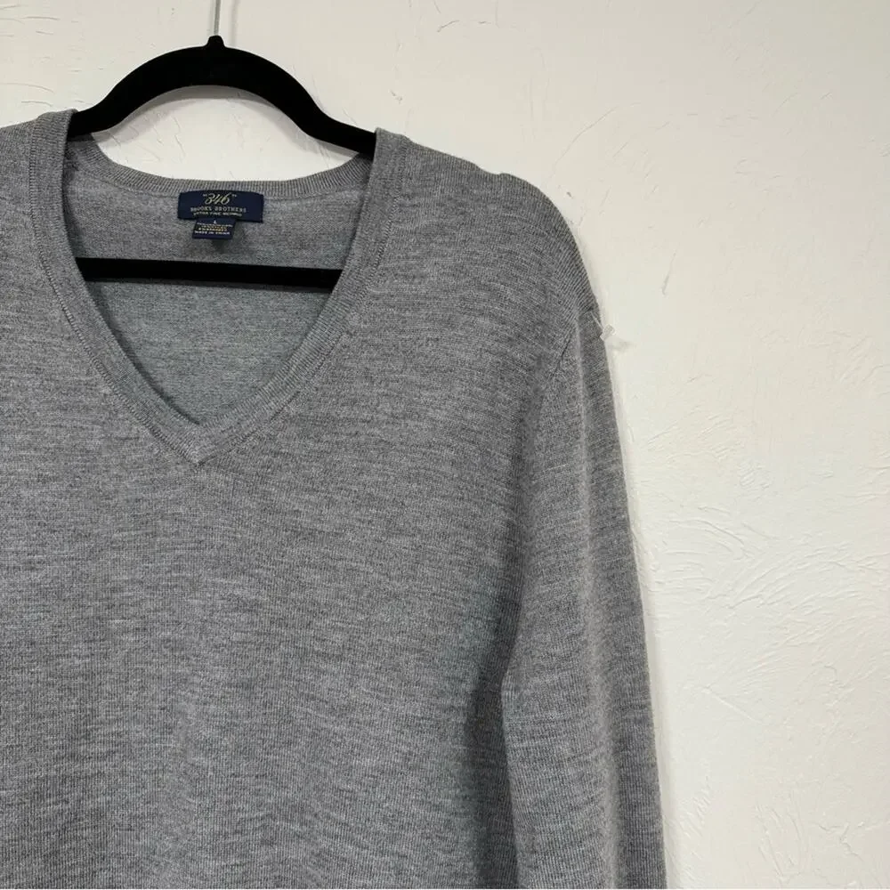 Brooks Brothers 346 Extra Fine Merino Wool Grey V Neck Mens Sweater L Preppy